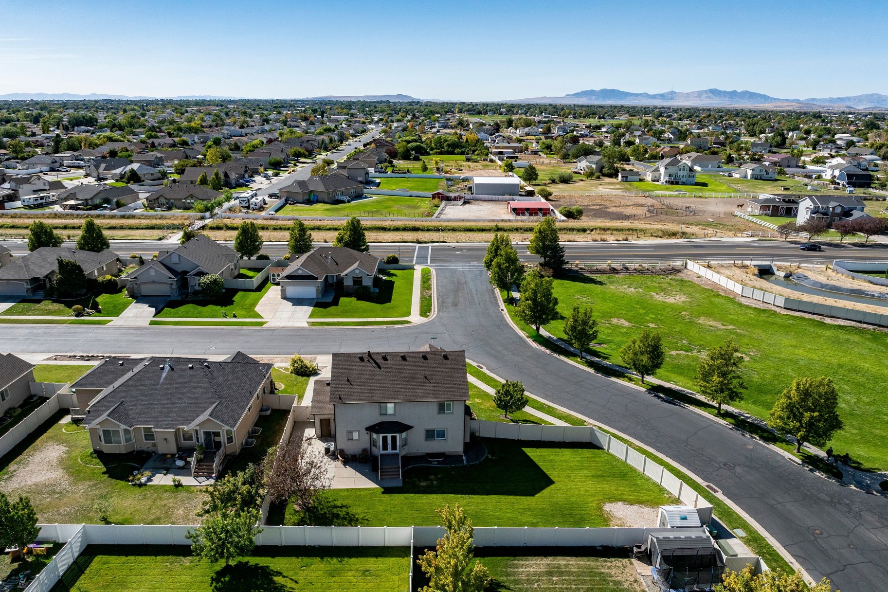  Fantastic Floor Plan in Great West Haven Location - 物件實景