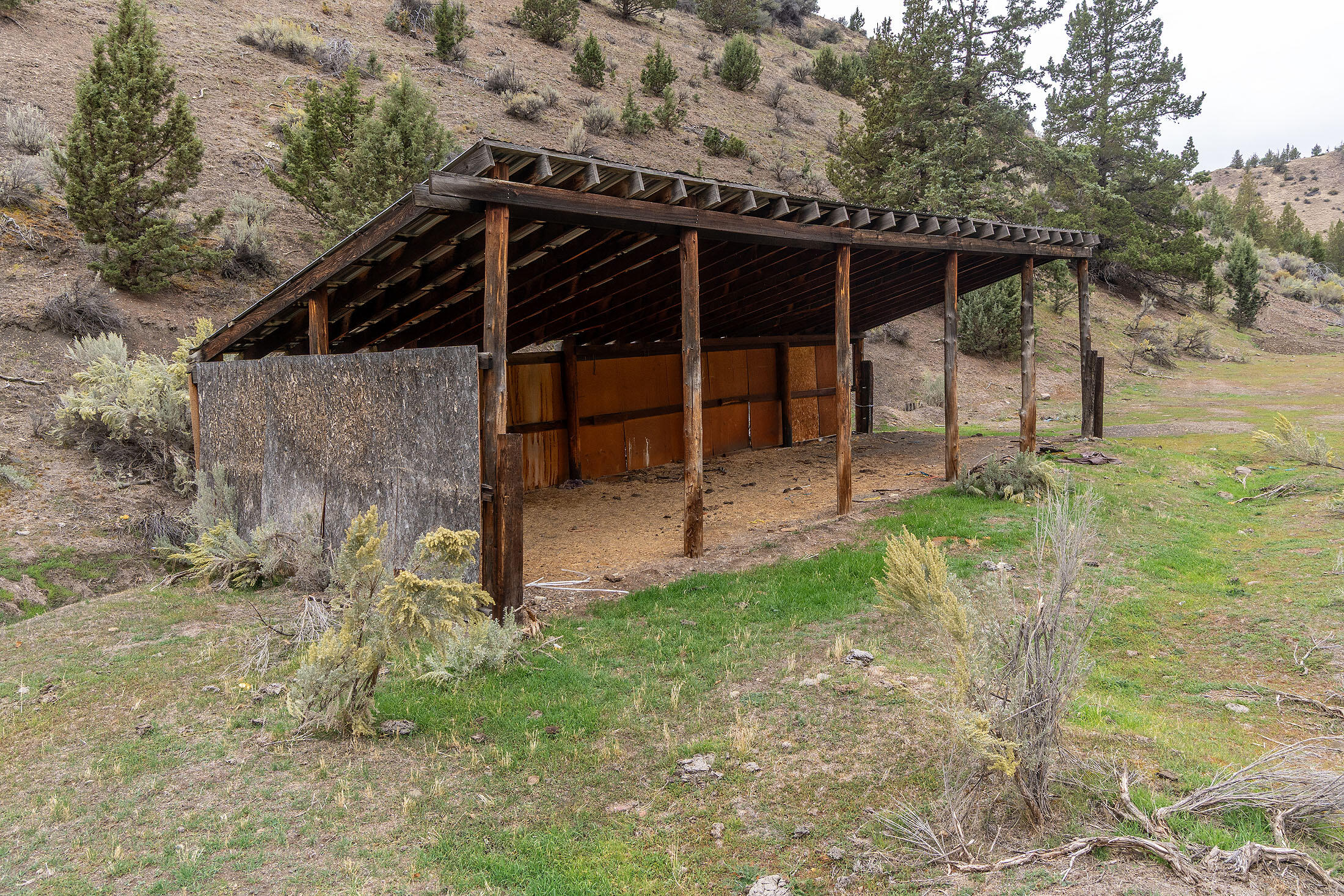 Mitchell, Oregon, 97750, United States, 3 Bedrooms Bedrooms, ,2 BathroomsBathrooms,Residential,For Sale,1965527
