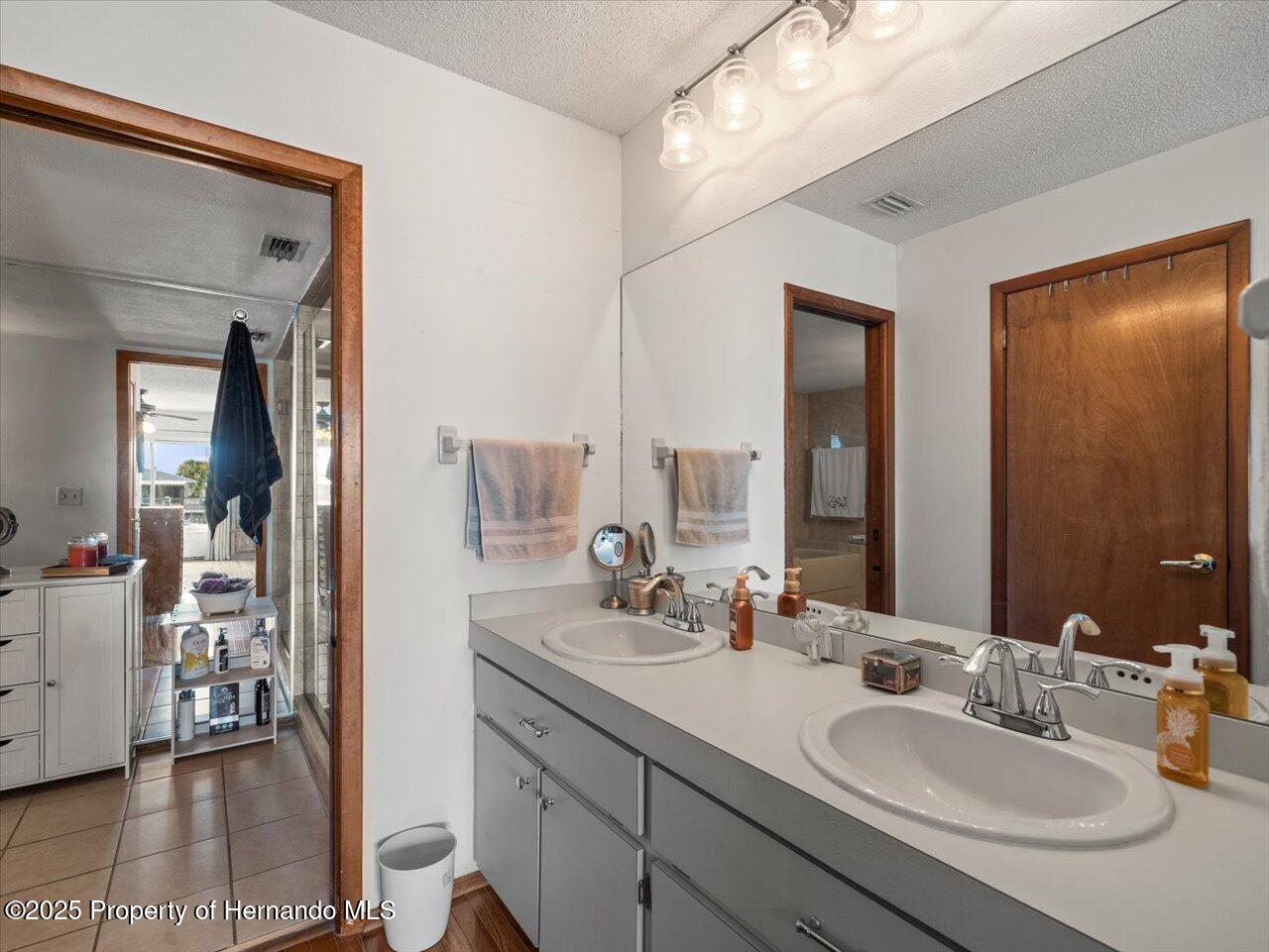 Hernando Beach, Florida, 34607, United States, 5 Bedrooms Bedrooms, ,4 BathroomsBathrooms,Residential,For Sale,1902027
