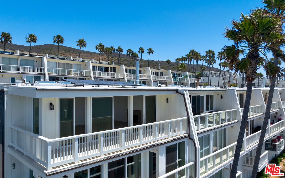 Malibu, California, 90265, United States, 2 Bedrooms Bedrooms, ,1 BathroomBathrooms,Residential,For Sale,1895662