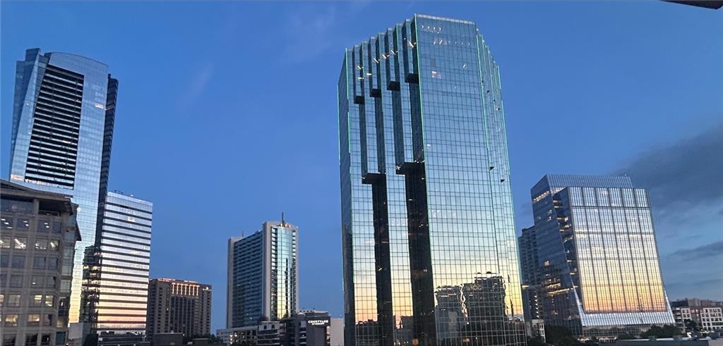 Atlanta, Georgia, 30326, United States, 2 Bedrooms Bedrooms, ,3 BathroomsBathrooms,Residential,For Sale,1949751