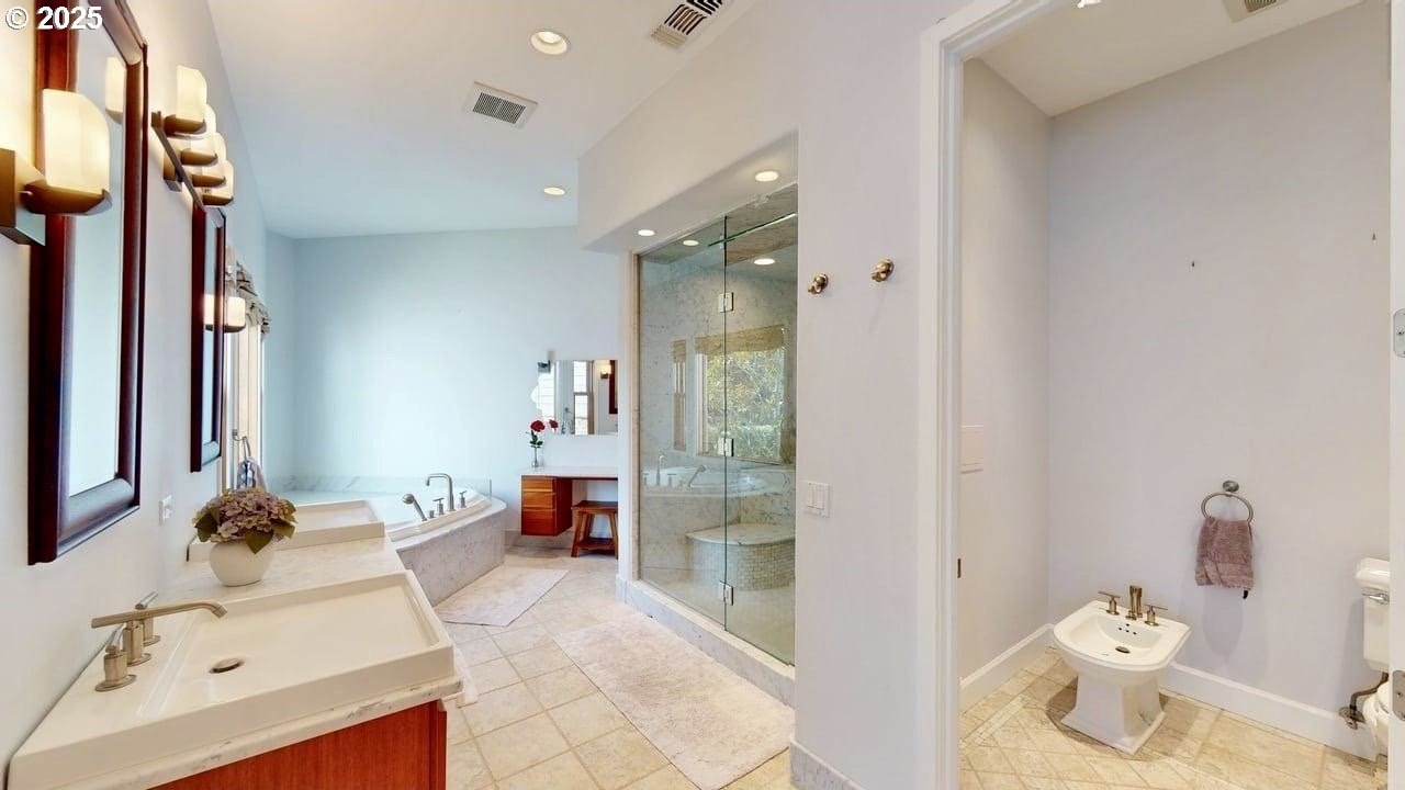 Gold Beach, Oregon, 97444, United States, 3 Bedrooms Bedrooms, ,5 BathroomsBathrooms,Residential,For Sale,1974377