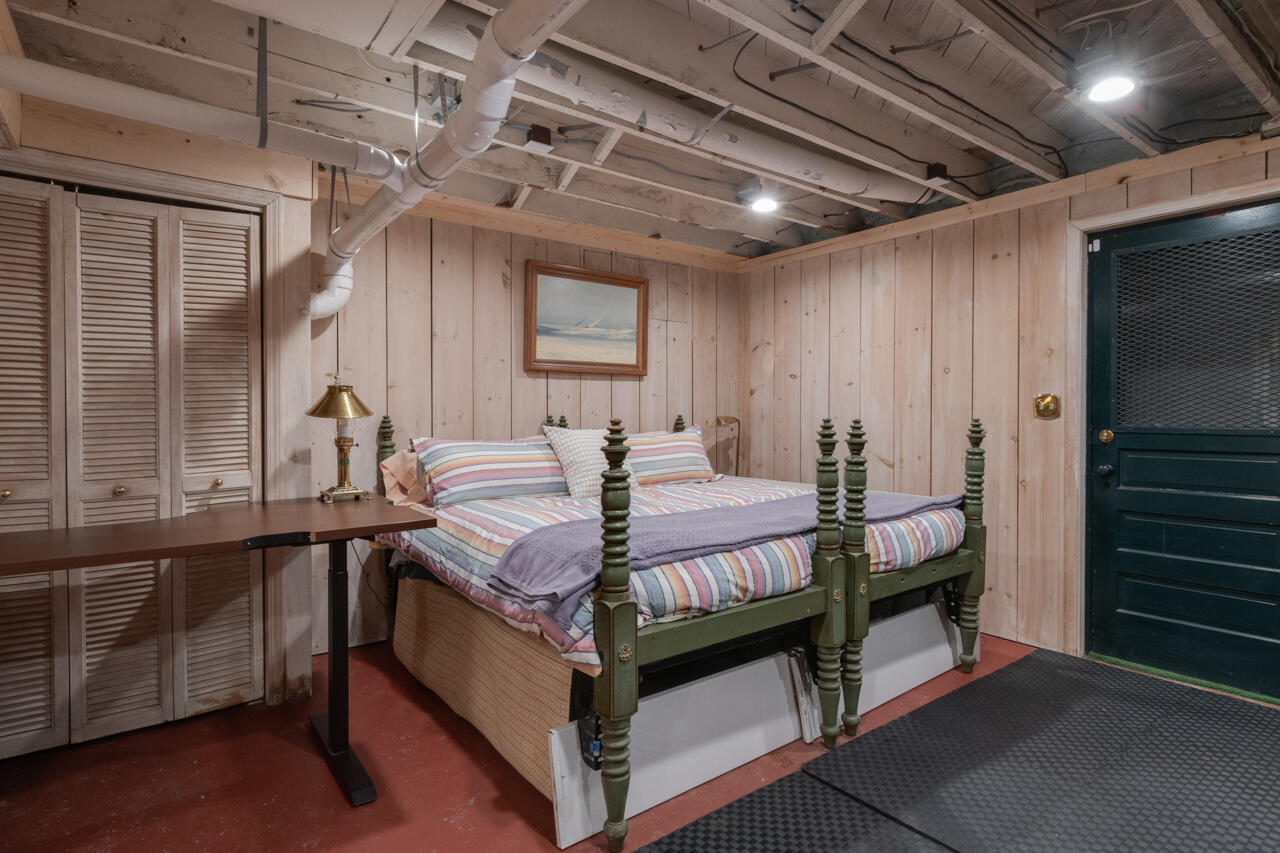 Fennville, Michigan, 49408, United States, 9 Bedrooms Bedrooms, ,10 BathroomsBathrooms,Residential,For Sale,1992421