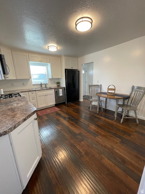 South Jordan, Utah, 84095, United States, 5 Bedrooms Bedrooms, ,3 BathroomsBathrooms,Residential,For Sale,1988282