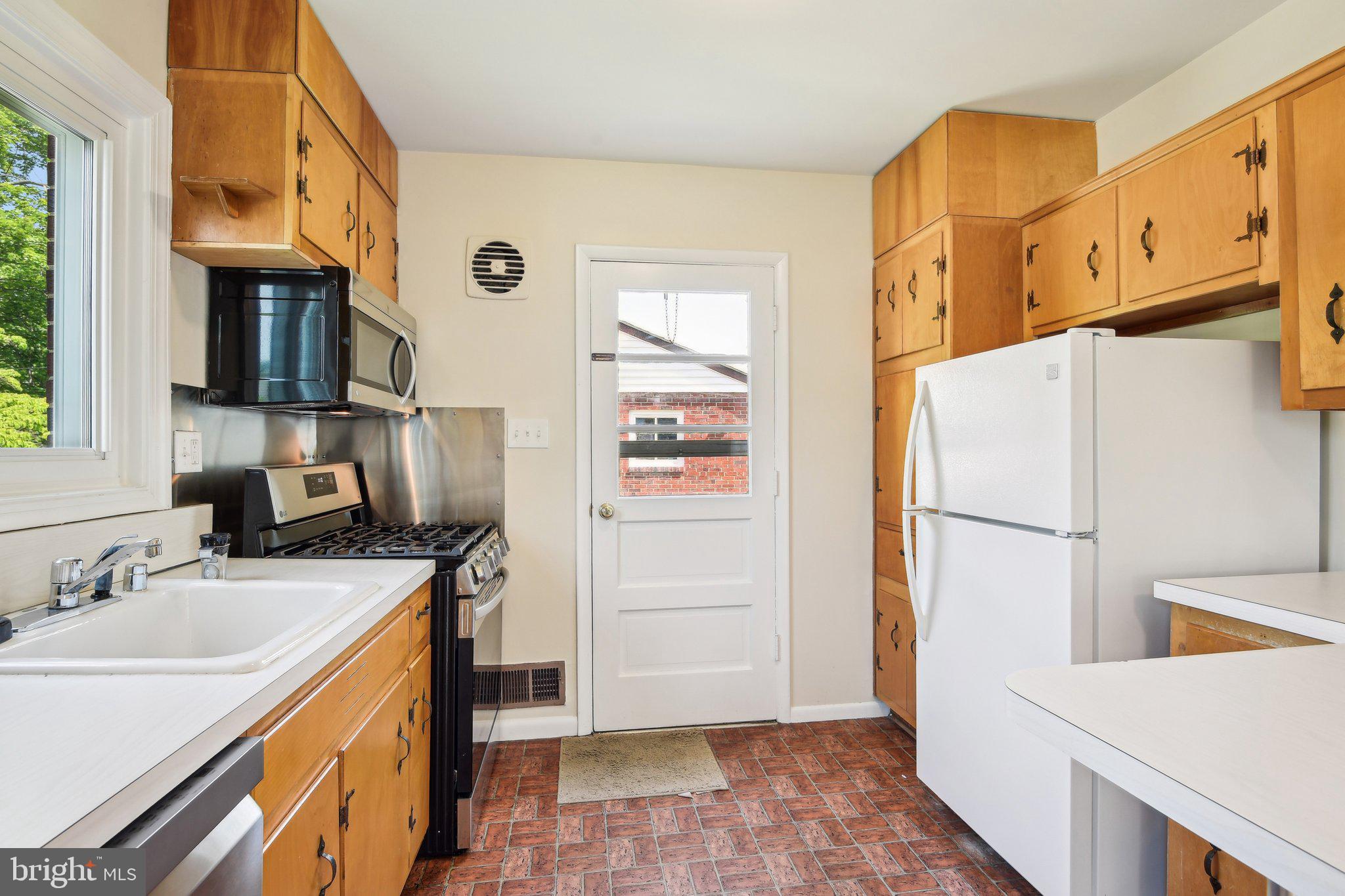 Silver Spring, Maryland, 20906, United States, 3 Bedrooms Bedrooms, ,2 BathroomsBathrooms,Residential,For Sale,1916566
