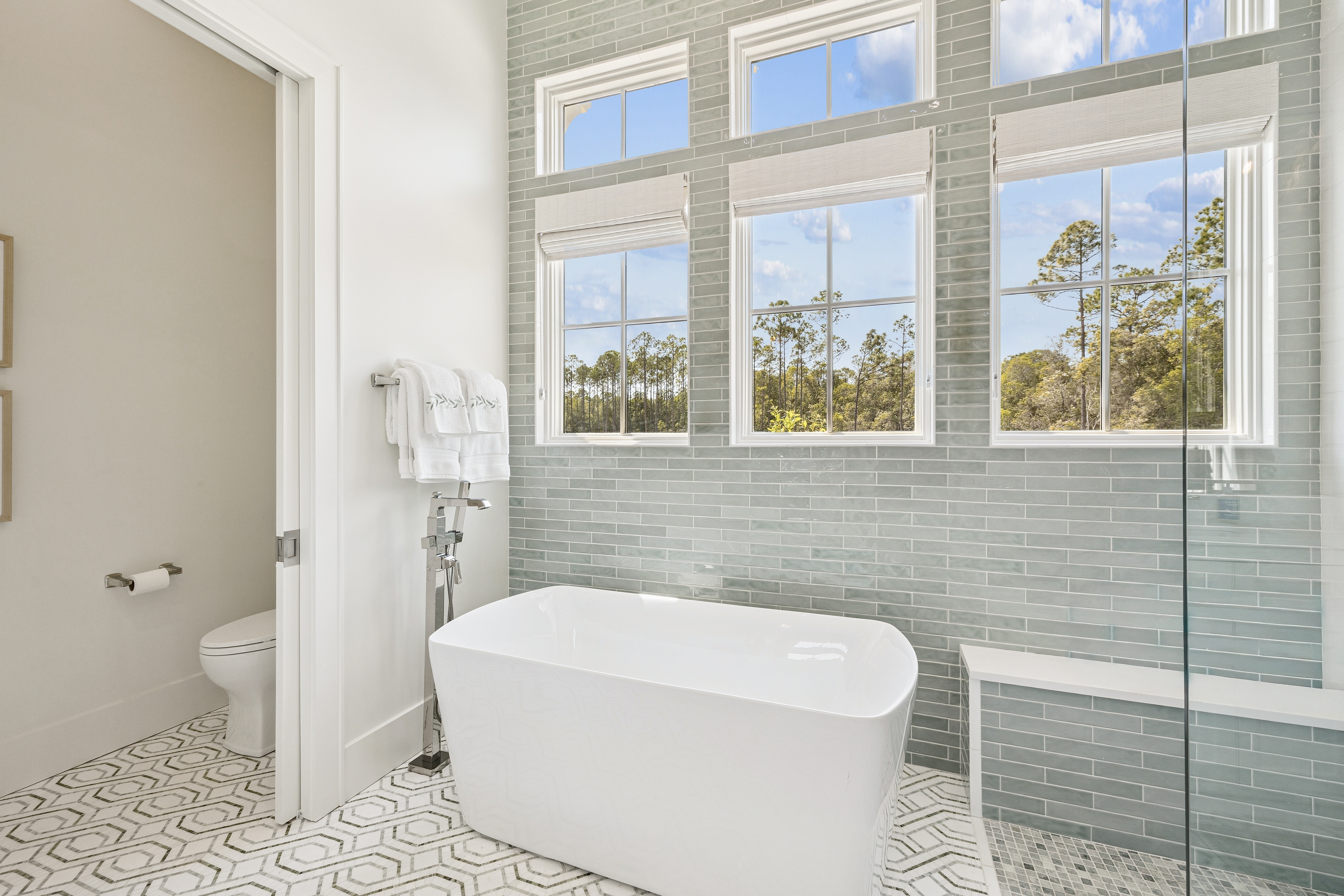  Refined Coastal Residence With Designer Interiors And Exceptional Craftsmanship - 物件實景