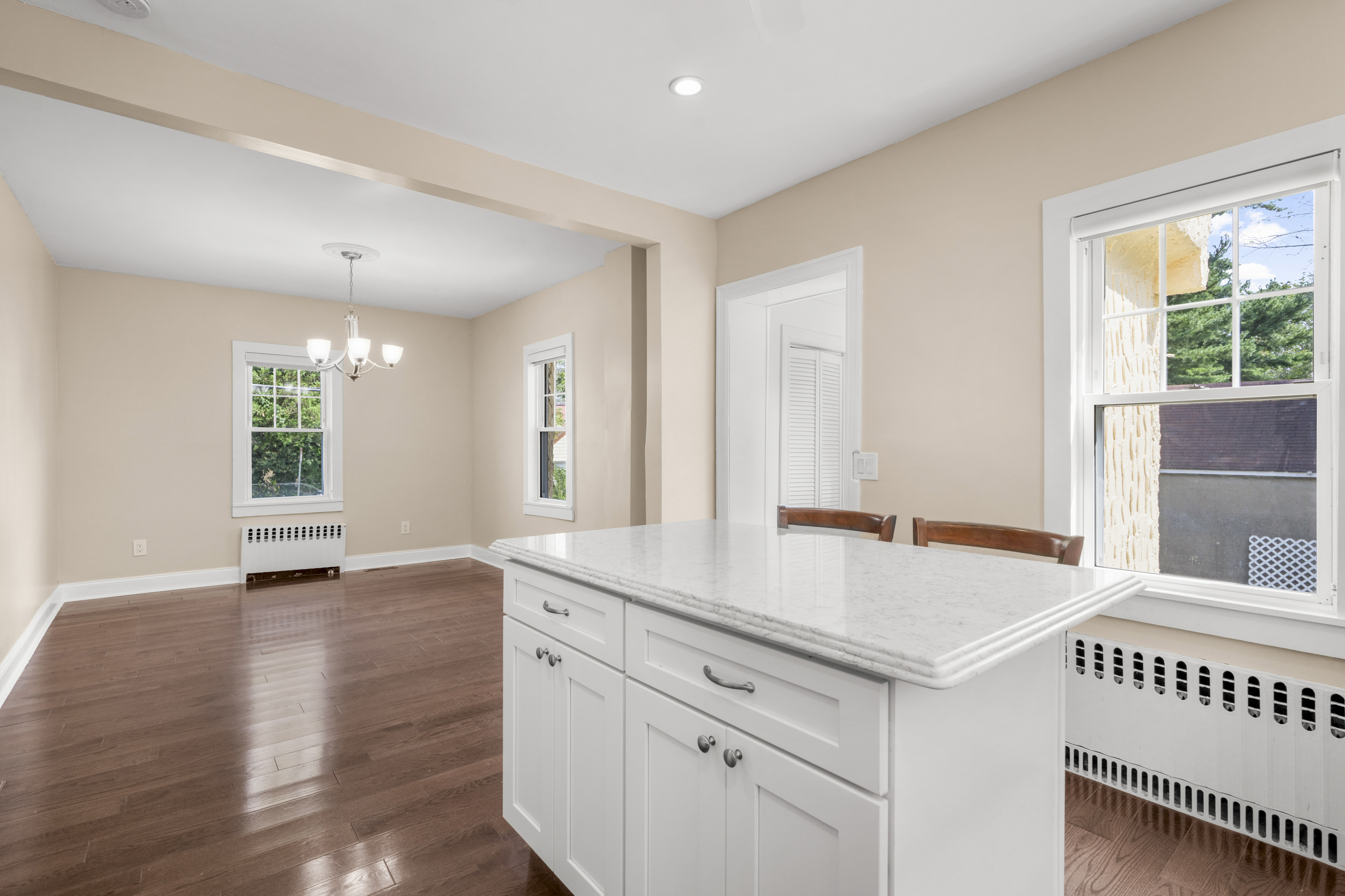  Wonderful 2-Family Mamaroneck Home - 物件實景