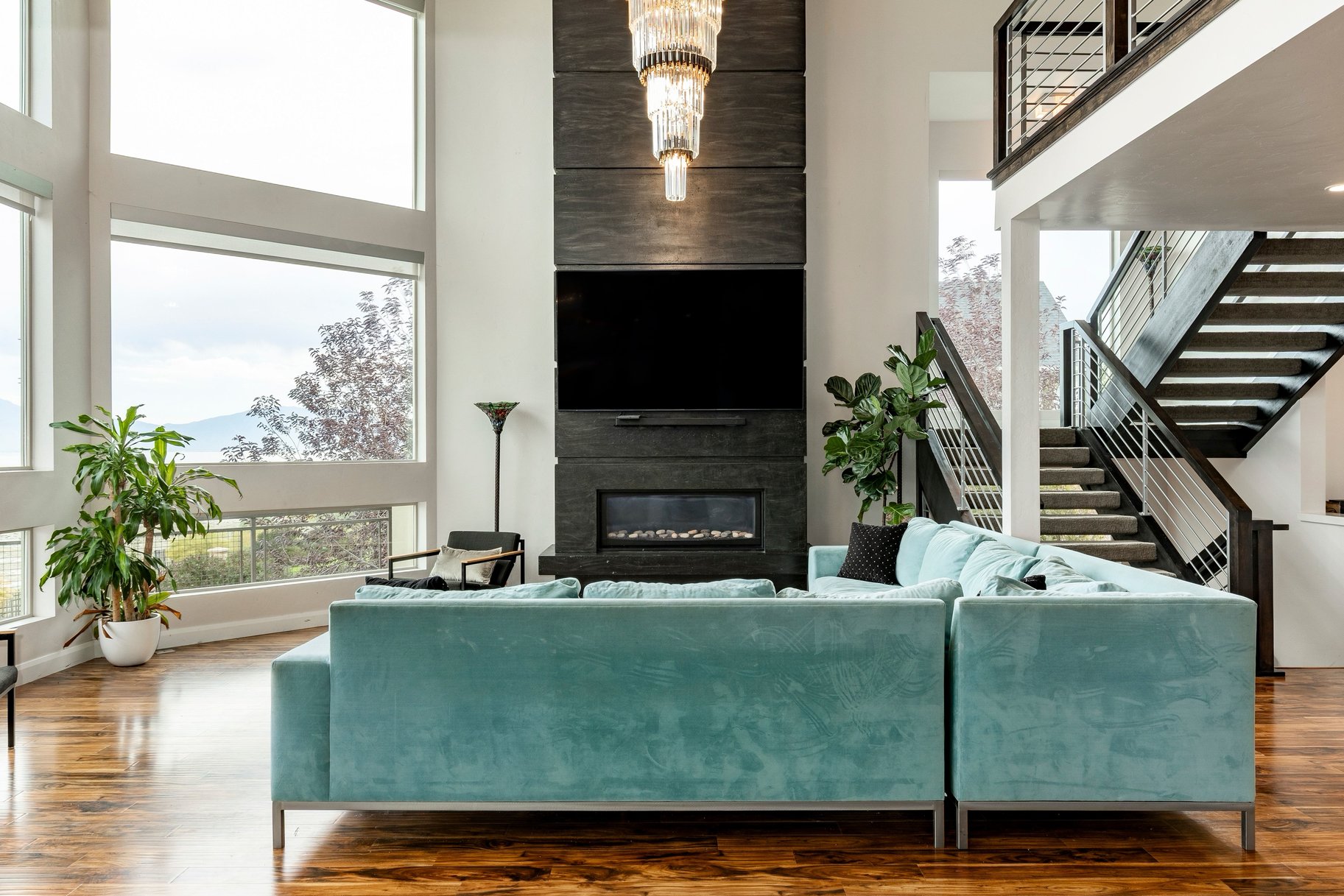  Modern Lakefront Retreat with Breathtaking Lake and Mountain Views - 物件實景