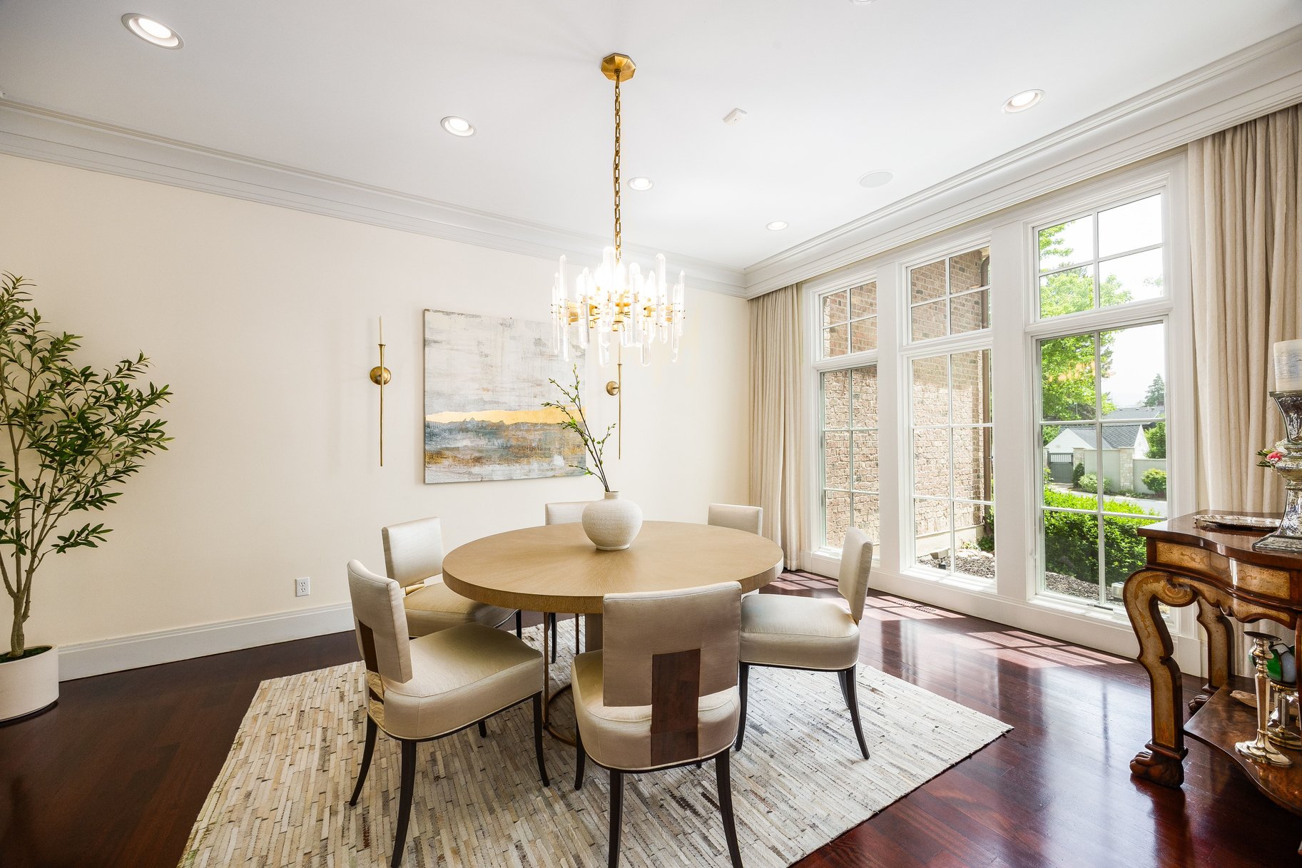  Stunning Custom Build on Millcreek Way - 物件實景