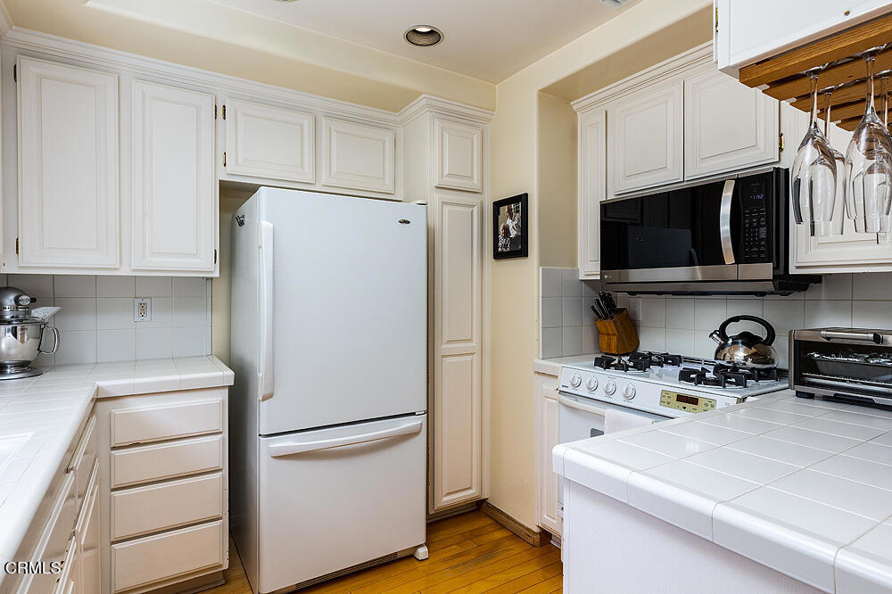 Pasadena, California, 91106, United States, 2 Bedrooms Bedrooms, ,3 BathroomsBathrooms,Residential,For Sale,1934592