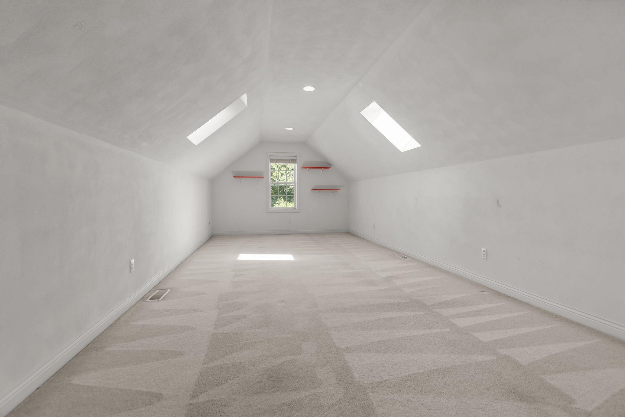 NEENAH, Wisconsin, 54956, United States, 4 Bedrooms Bedrooms, ,4 BathroomsBathrooms,Residential,For Sale,1955274