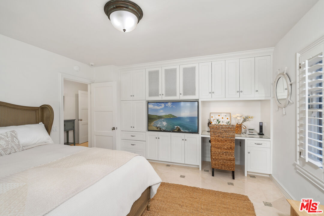 Malibu, California, 90265, United States, 5 Bedrooms Bedrooms, ,2 BathroomsBathrooms,Residential,For Sale,1752333
