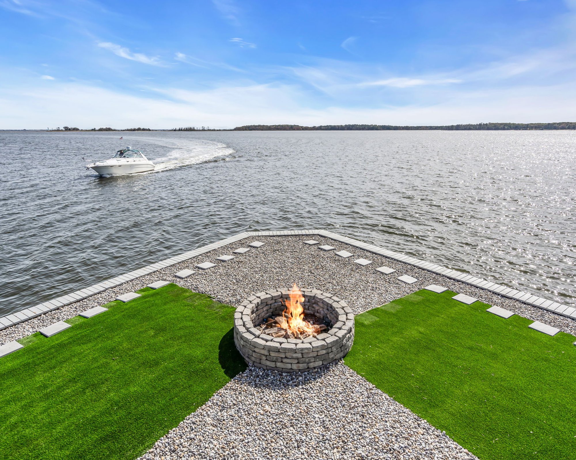  Exceptional Custom Built Waterfront Home - 物件實景