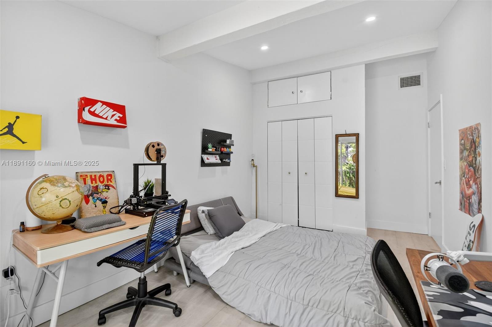 Miami, Florida, 33180, United States, 3 Bedrooms Bedrooms, ,3 BathroomsBathrooms,Residential,For Sale,1961045