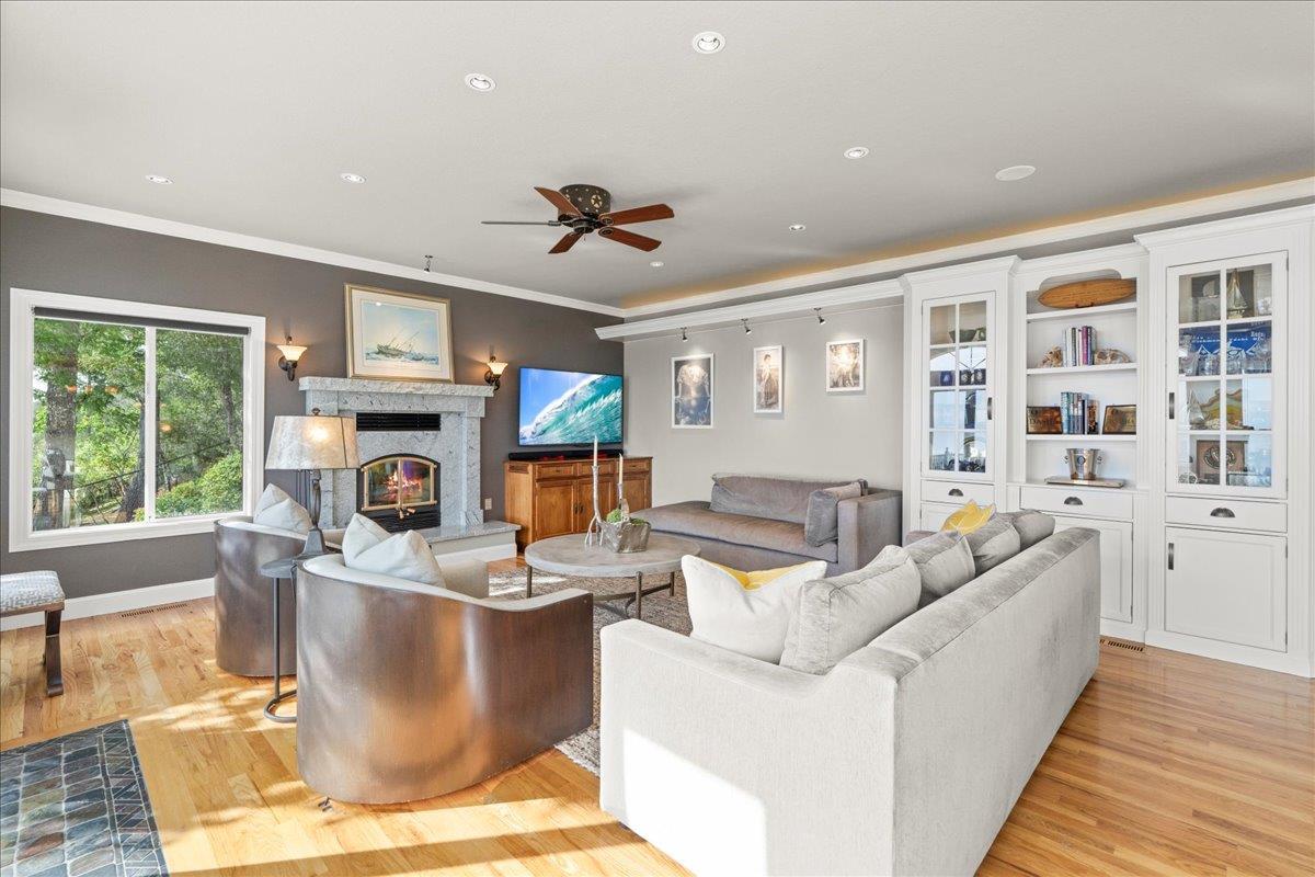 Los Gatos, California, 95033, United States, 5 Bedrooms Bedrooms, ,4 BathroomsBathrooms,Residential,For Sale,1744780