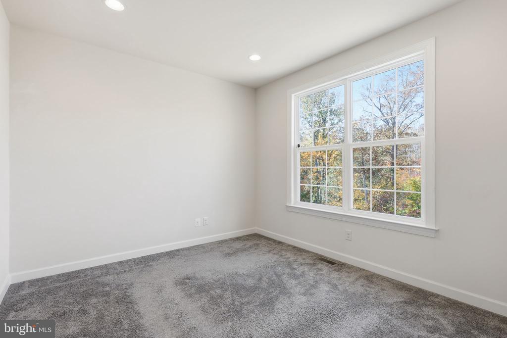 Fredericksburg, Virginia, 22405, United States, 5 Bedrooms Bedrooms, ,3 BathroomsBathrooms,Residential,For Sale,1987075