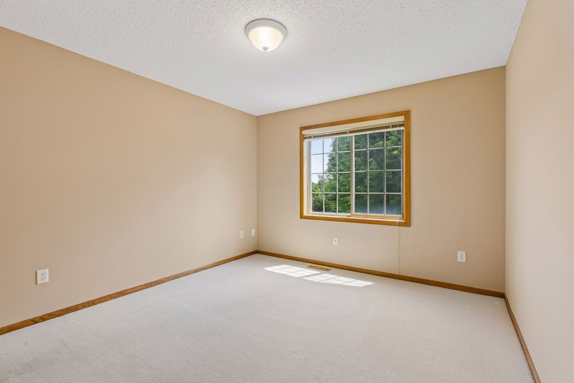  Meticulously Maintained Executive Home Near Parks and Trails - 物件實景