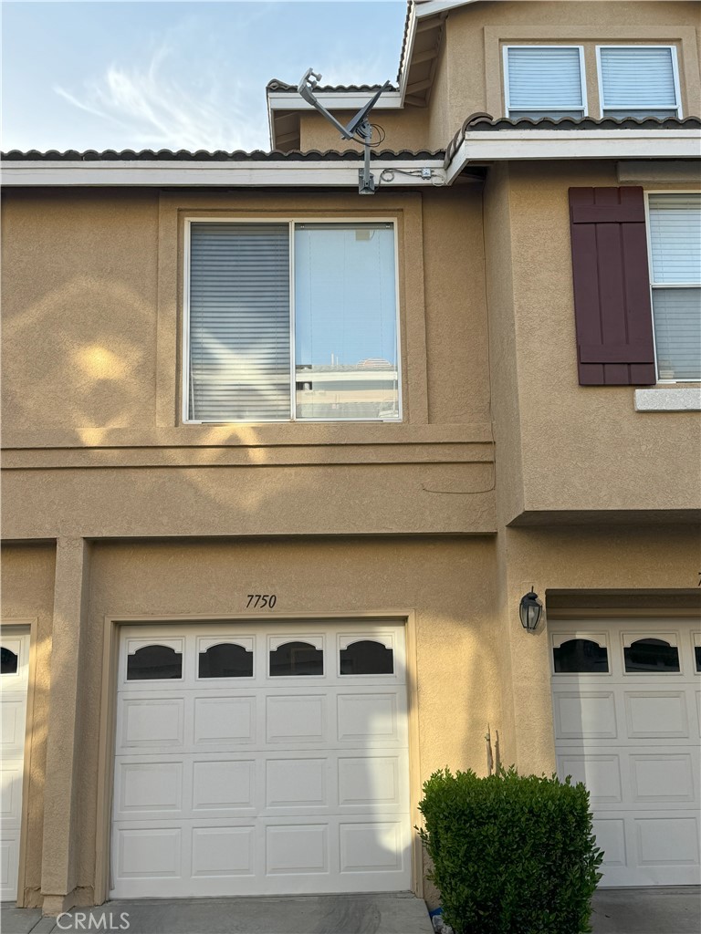 Anaheim Hills, California, 92808, United States, 2 Bedrooms Bedrooms, ,3 BathroomsBathrooms,Residential,For Sale,1856129