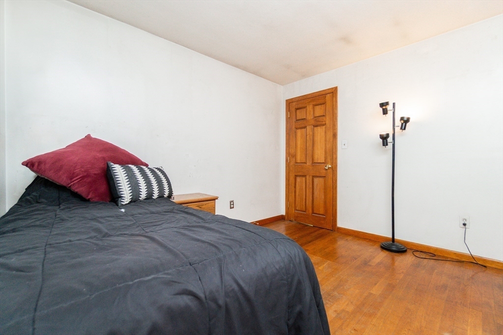 Saugus, Massachusetts, 01906, United States, 3 Bedrooms Bedrooms, ,2 BathroomsBathrooms,Residential,For Sale,1982387