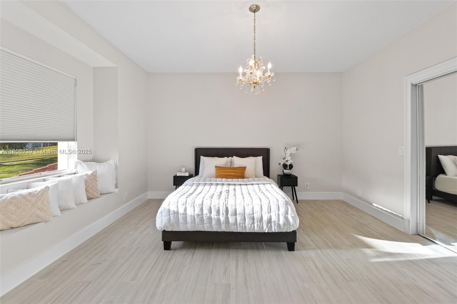 Weston, Florida, 33327, United States, 5 Bedrooms Bedrooms, ,6 BathroomsBathrooms,Residential,For Sale,1919791