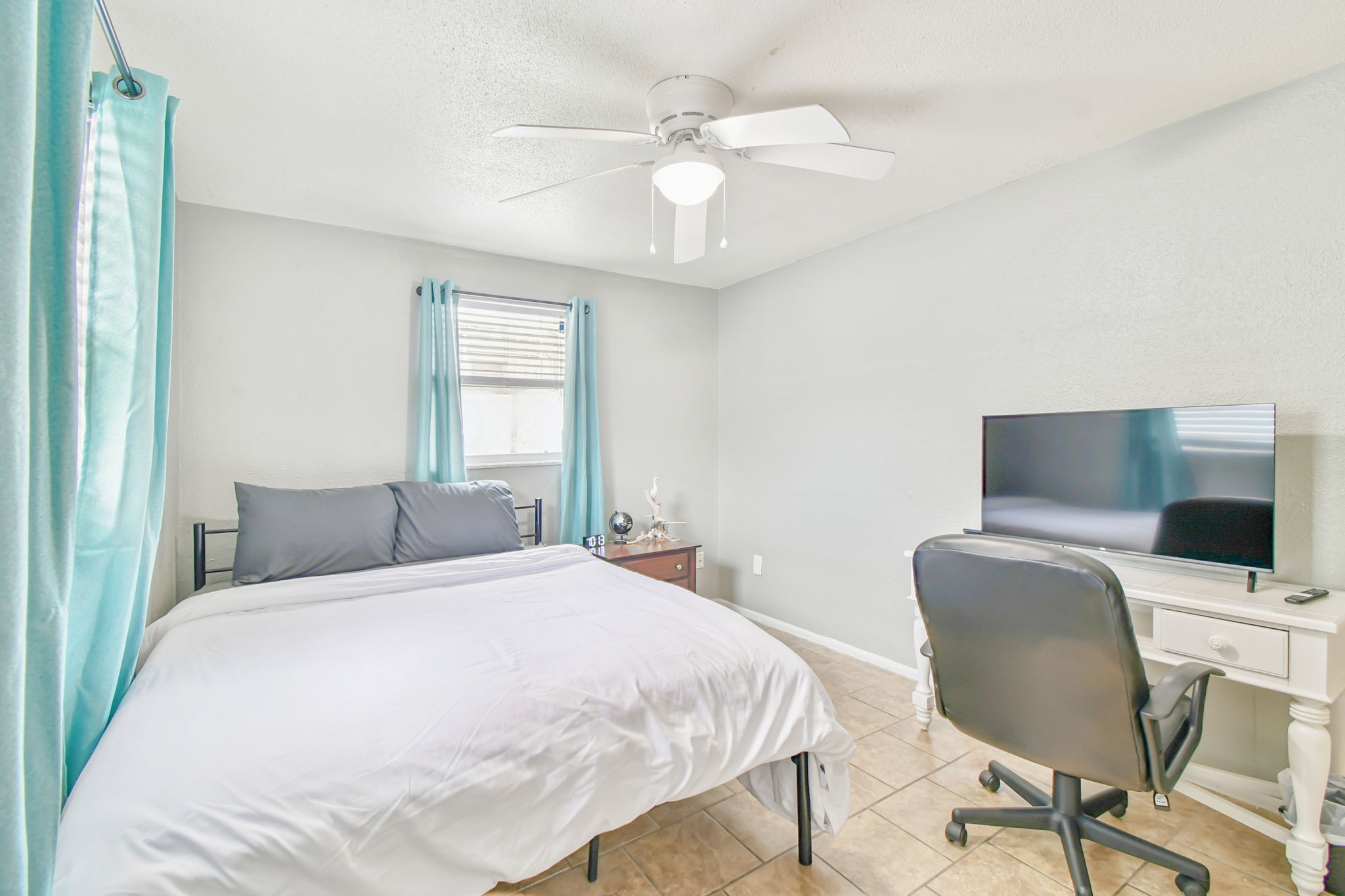 Dunedin, Florida, 34698, United States, 2 Bedrooms Bedrooms, ,1 BathroomBathrooms,Residential,For Sale,1983478