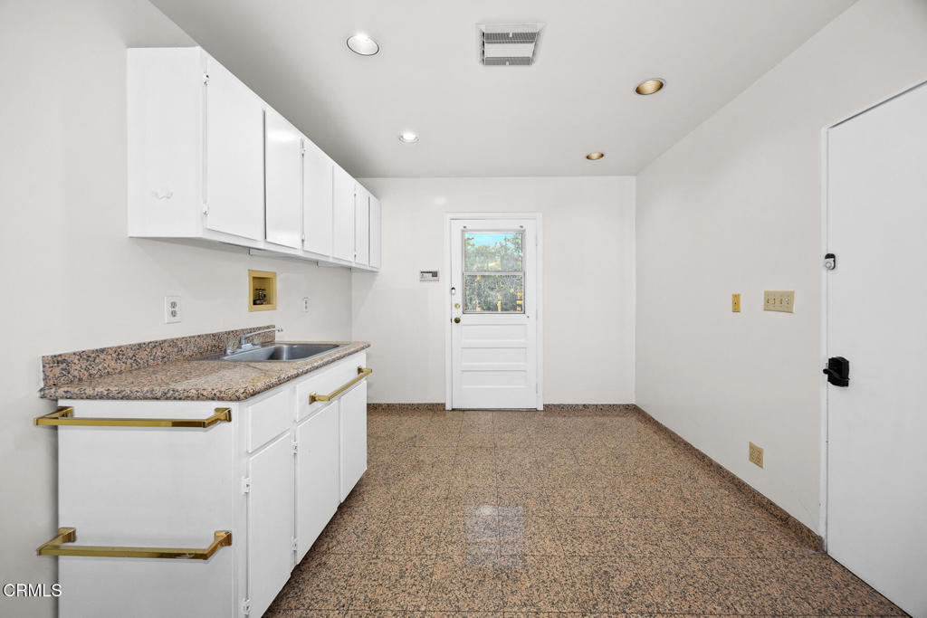 San Marino, California, 91108, United States, 5 Bedrooms Bedrooms, ,3 BathroomsBathrooms,Residential,For Sale,2002959