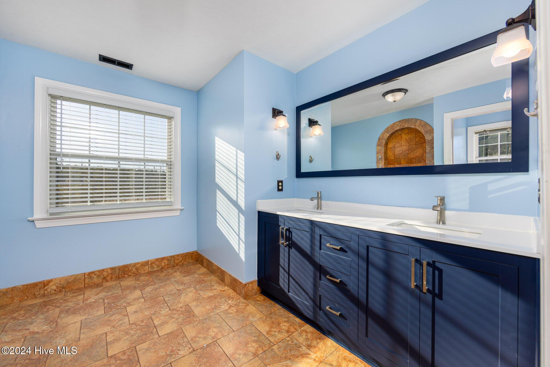Currituck, North Carolina, 27929, United States, 4 Bedrooms Bedrooms, ,4 BathroomsBathrooms,Residential,For Sale,1849903