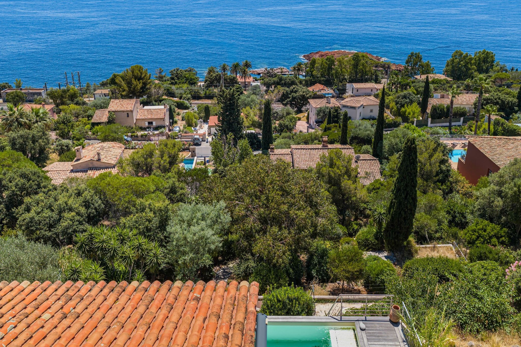  Anthéor, contemporary villa for sale, panoramic Mediterranean views, pool and l… - 物件實景