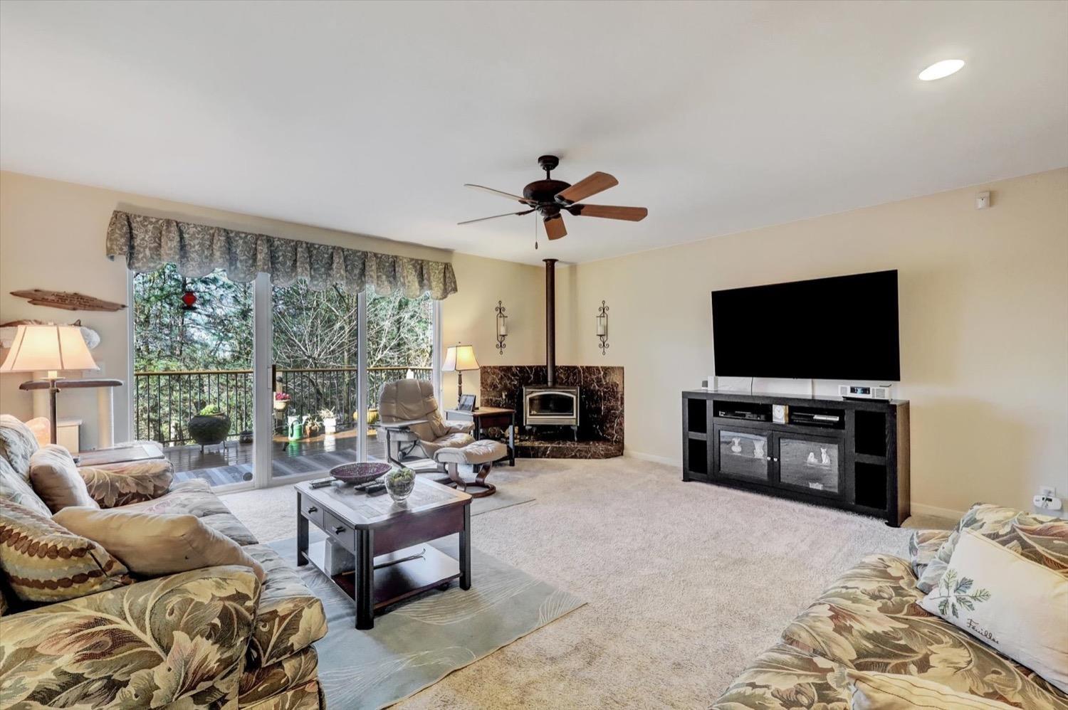 Grass Valley, California, 95949, United States, 3 Bedrooms Bedrooms, ,3 BathroomsBathrooms,Residential,For Sale,1840908