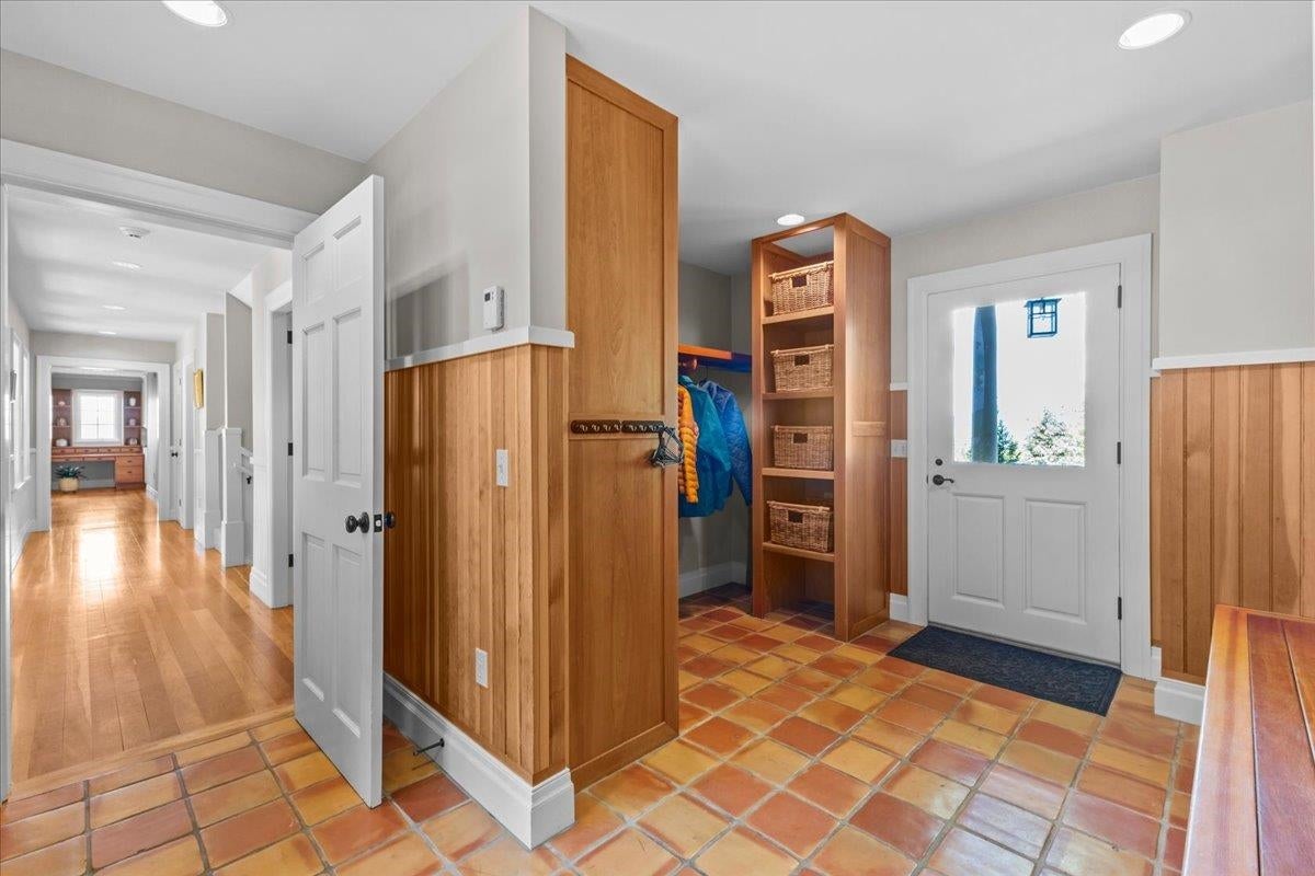 Stowe, Vermont, 05672, United States, 4 Bedrooms Bedrooms, ,6 BathroomsBathrooms,Residential,For Sale,1840116