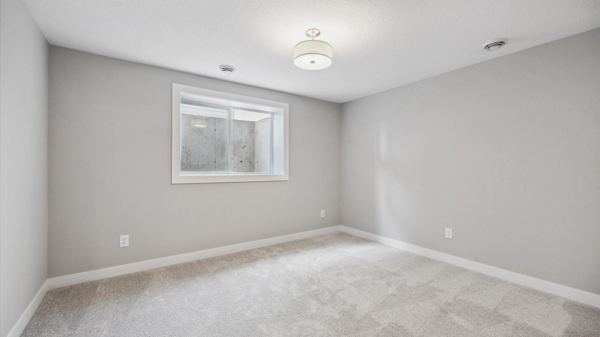 Woodbury, Minnesota, 55129, United States, 4 Bedrooms Bedrooms, ,2 BathroomsBathrooms,Residential,For Sale,1736697