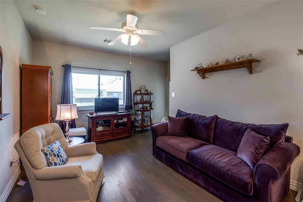 Farmersville, Texas, 75442, United States, 4 Bedrooms Bedrooms, ,3 BathroomsBathrooms,Residential,For Sale,1829305