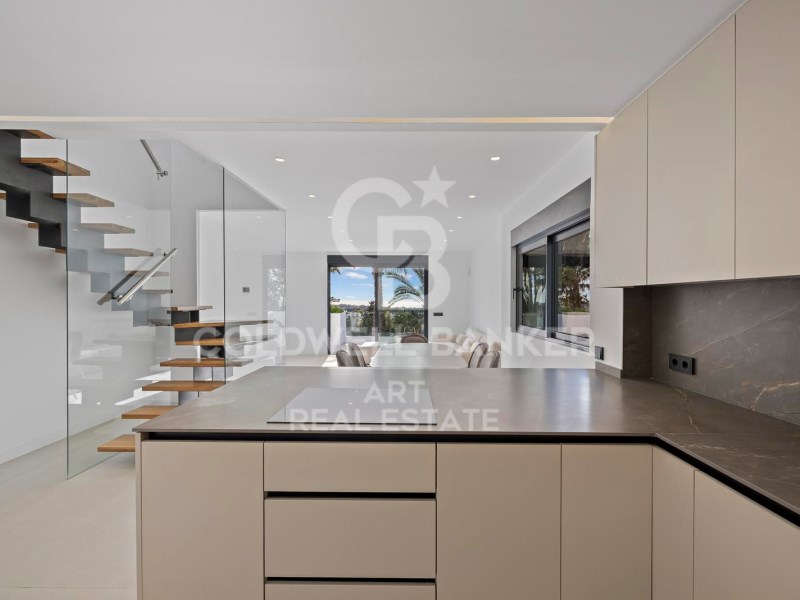 Estepona, Andalusia, ES, 4 Bedrooms Bedrooms, ,4 BathroomsBathrooms,Residential,For Sale,1744827