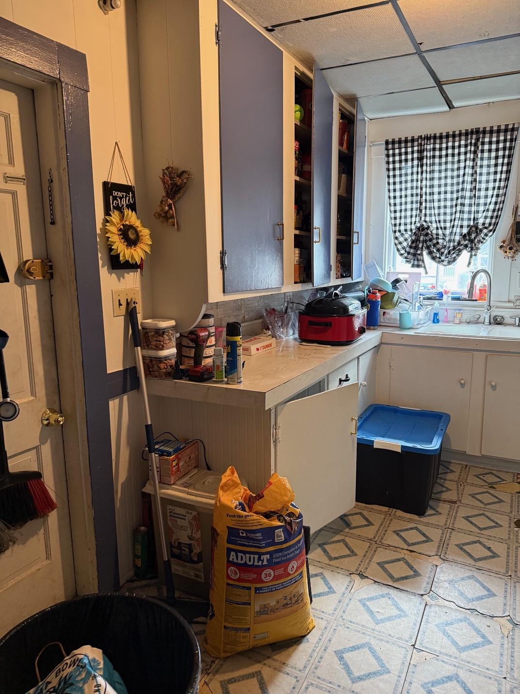 Manchester, New Hampshire, 03104, United States, ,Residential,For Sale,1955454