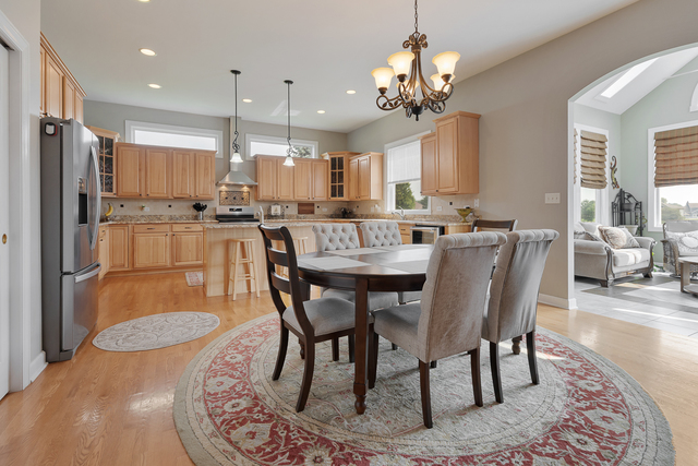 St Charles, Illinois, 60175, United States, 5 Bedrooms Bedrooms, ,3 BathroomsBathrooms,Residential,For Sale,1935414