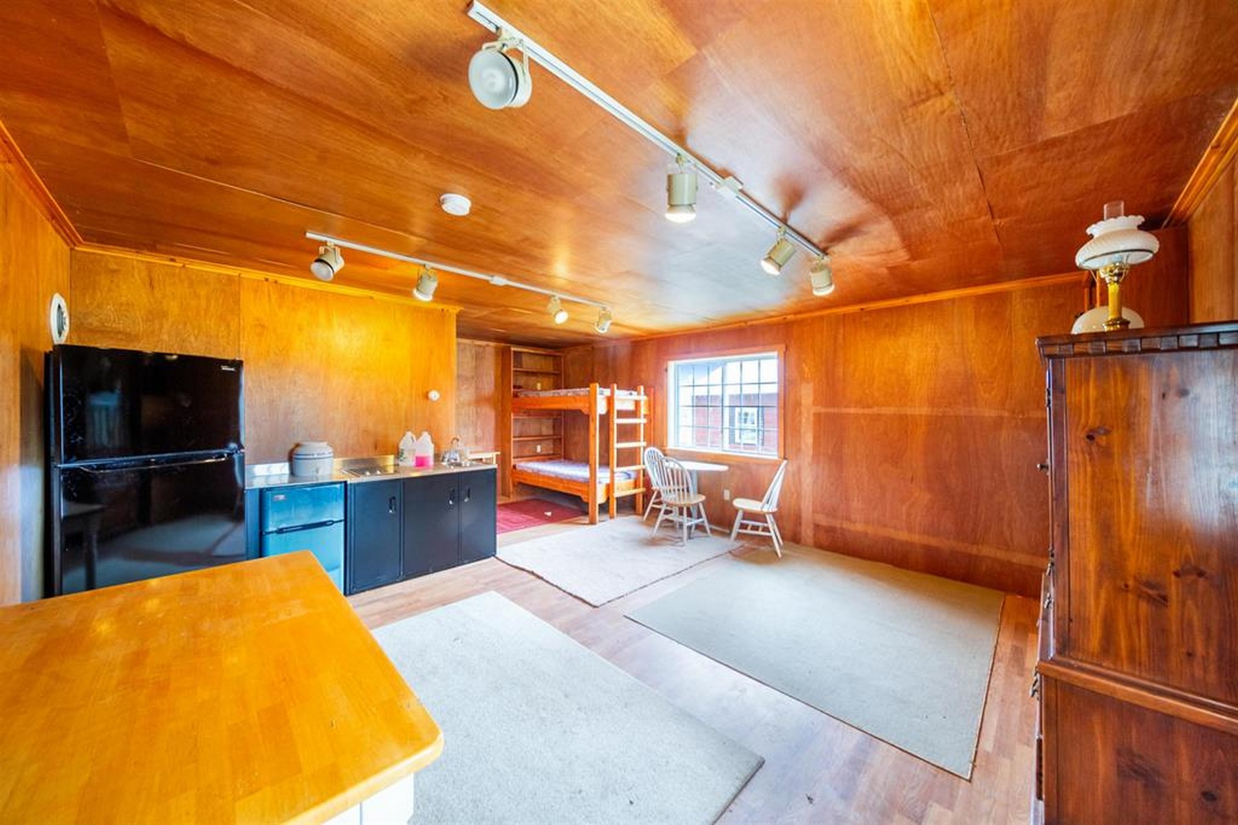  957 Pleasant Valley Road - 物件實景