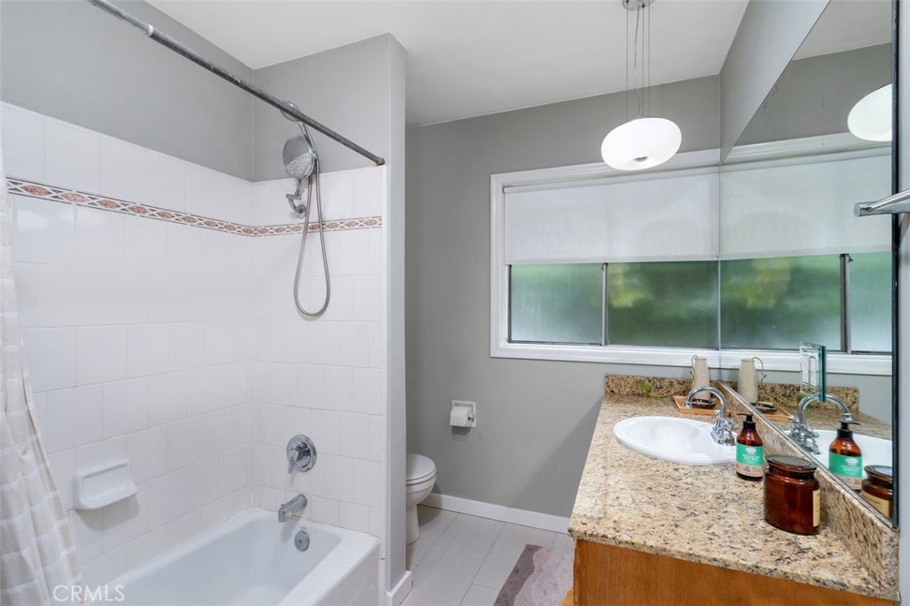 Pasadena, California, 91107, United States, 2 Bedrooms Bedrooms, ,2 BathroomsBathrooms,Residential,For Sale,1896014
