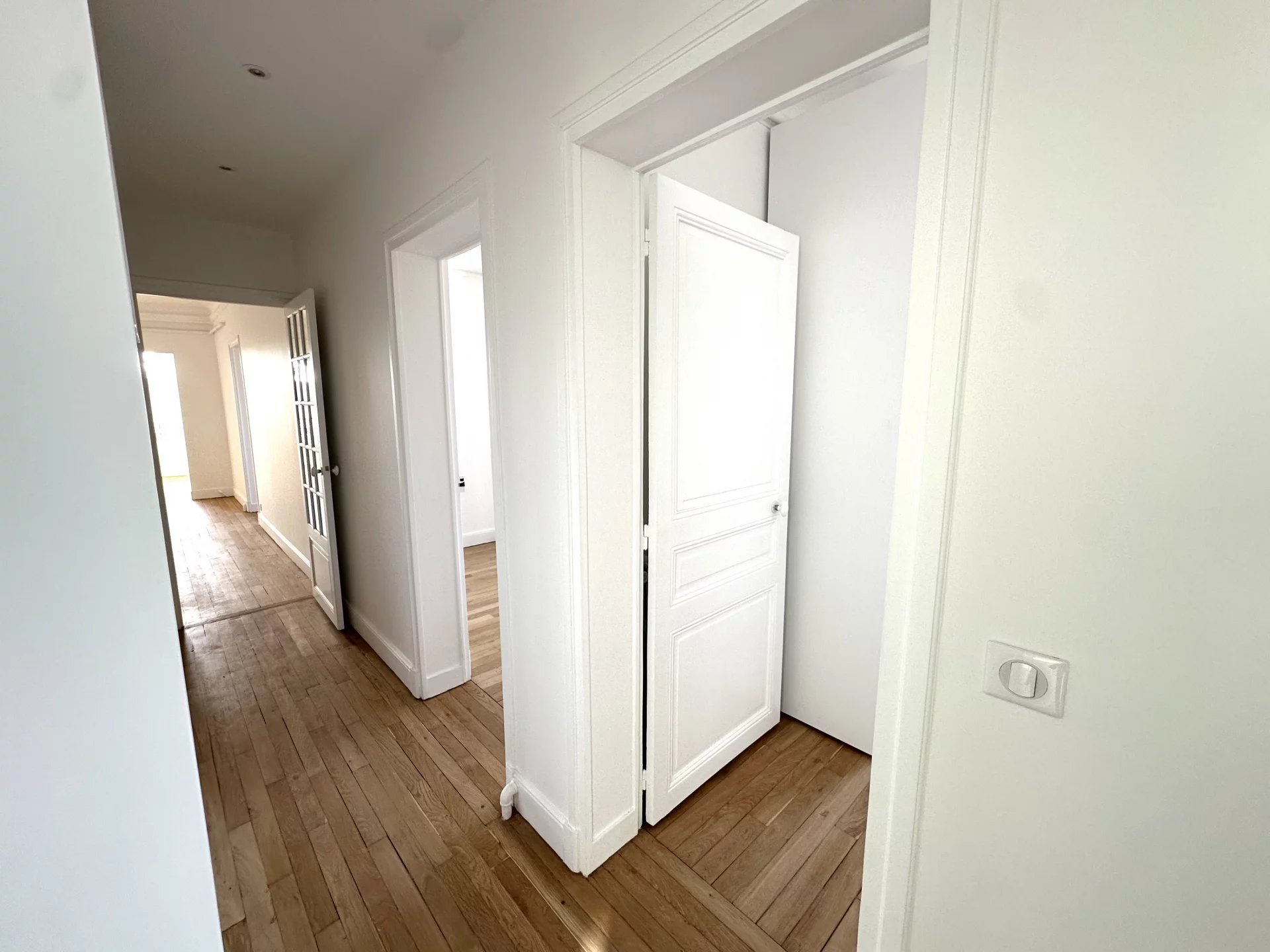 Le Vésinet, Île-de-France, 78110, FR, 2 Bedrooms Bedrooms, ,1 BathroomBathrooms,Residential,For Sale,2003303