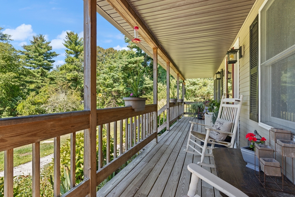 Middleboro, Massachusetts, 02346, United States, 4 Bedrooms Bedrooms, ,2 BathroomsBathrooms,Residential,For Sale,1938573
