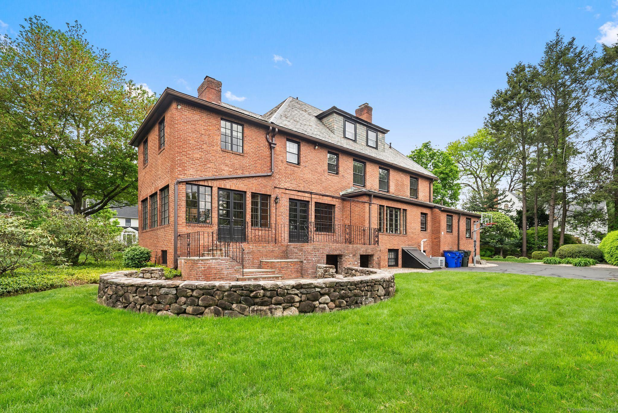 West Hartford, Connecticut, 06119, United States, 8 Bedrooms Bedrooms, ,7 BathroomsBathrooms,Residential,For Sale,1825523