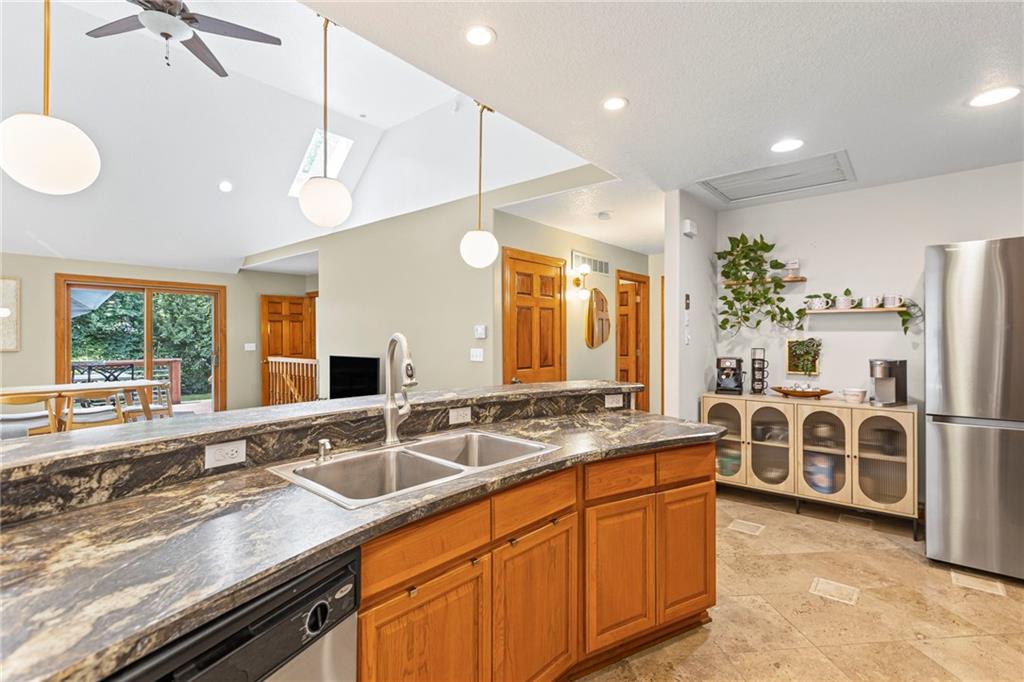 Kansas City, Kansas, 66103, United States, 3 Bedrooms Bedrooms, ,3 BathroomsBathrooms,Residential,For Sale,1906433