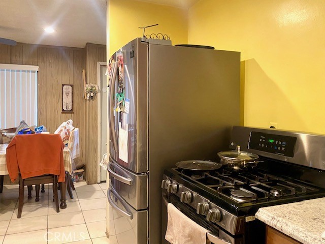 Santa Ana, California, 92703, United States, 3 Bedrooms Bedrooms, ,2 BathroomsBathrooms,Residential,For Sale,1915393