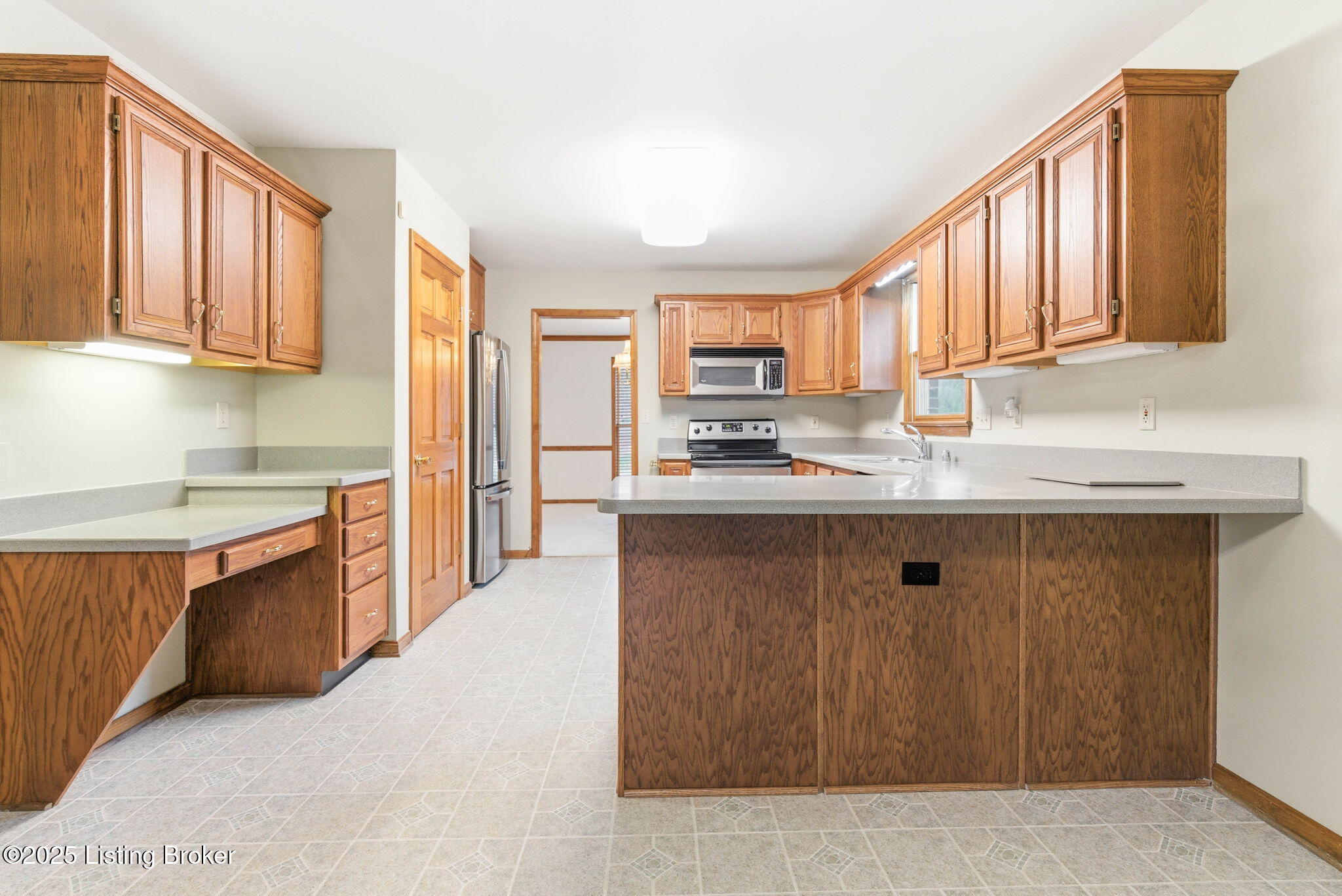 Prospect, Kentucky, 40059, United States, 3 Bedrooms Bedrooms, ,3 BathroomsBathrooms,Residential,For Sale,1996132