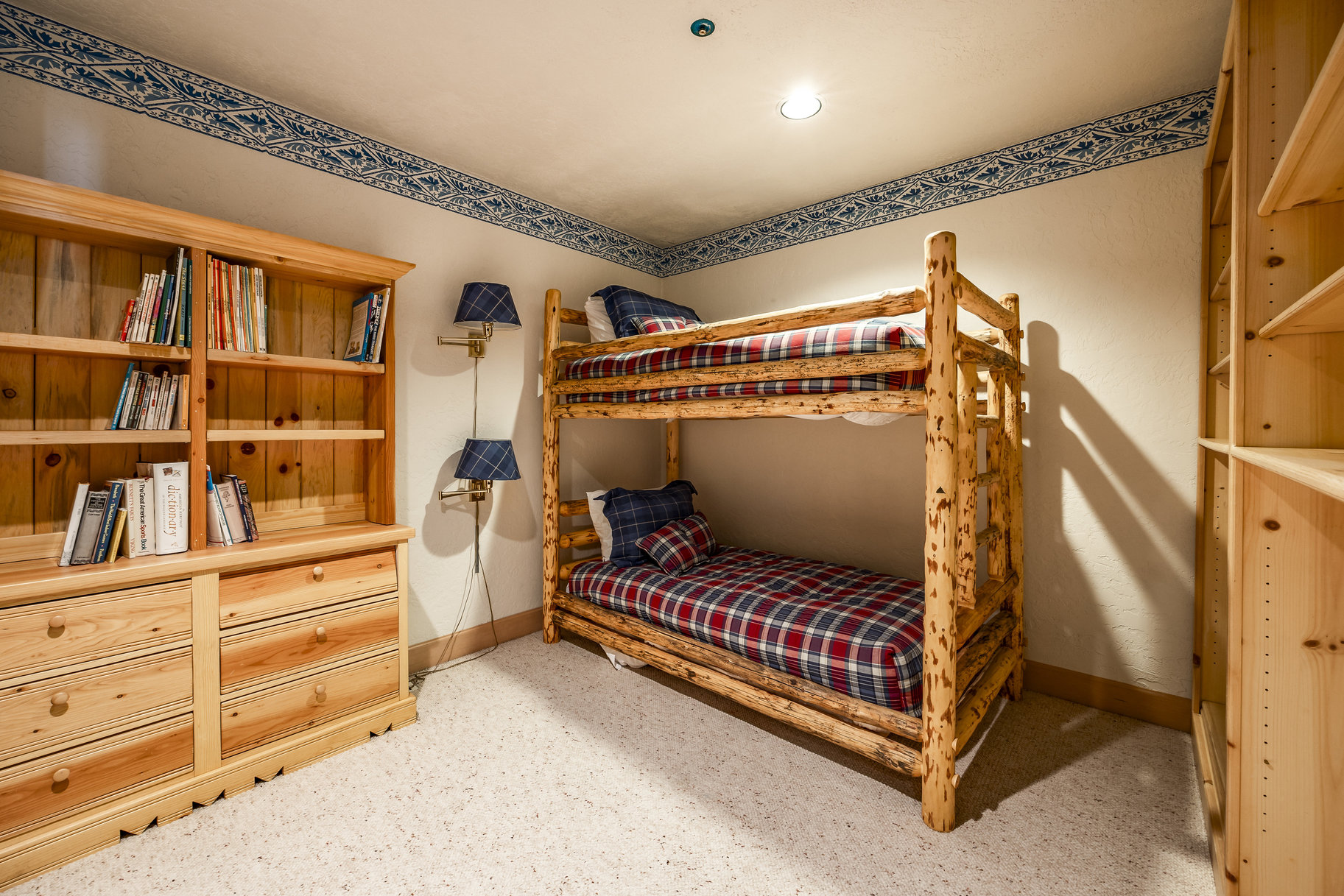  Rare End Unit in Stag Lodge with Unmatched Views & Ski Access - 物件實景