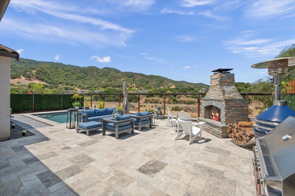 Gilroy, California, 95020, United States, 4 Bedrooms Bedrooms, ,3 BathroomsBathrooms,Residential,For Sale,1907628