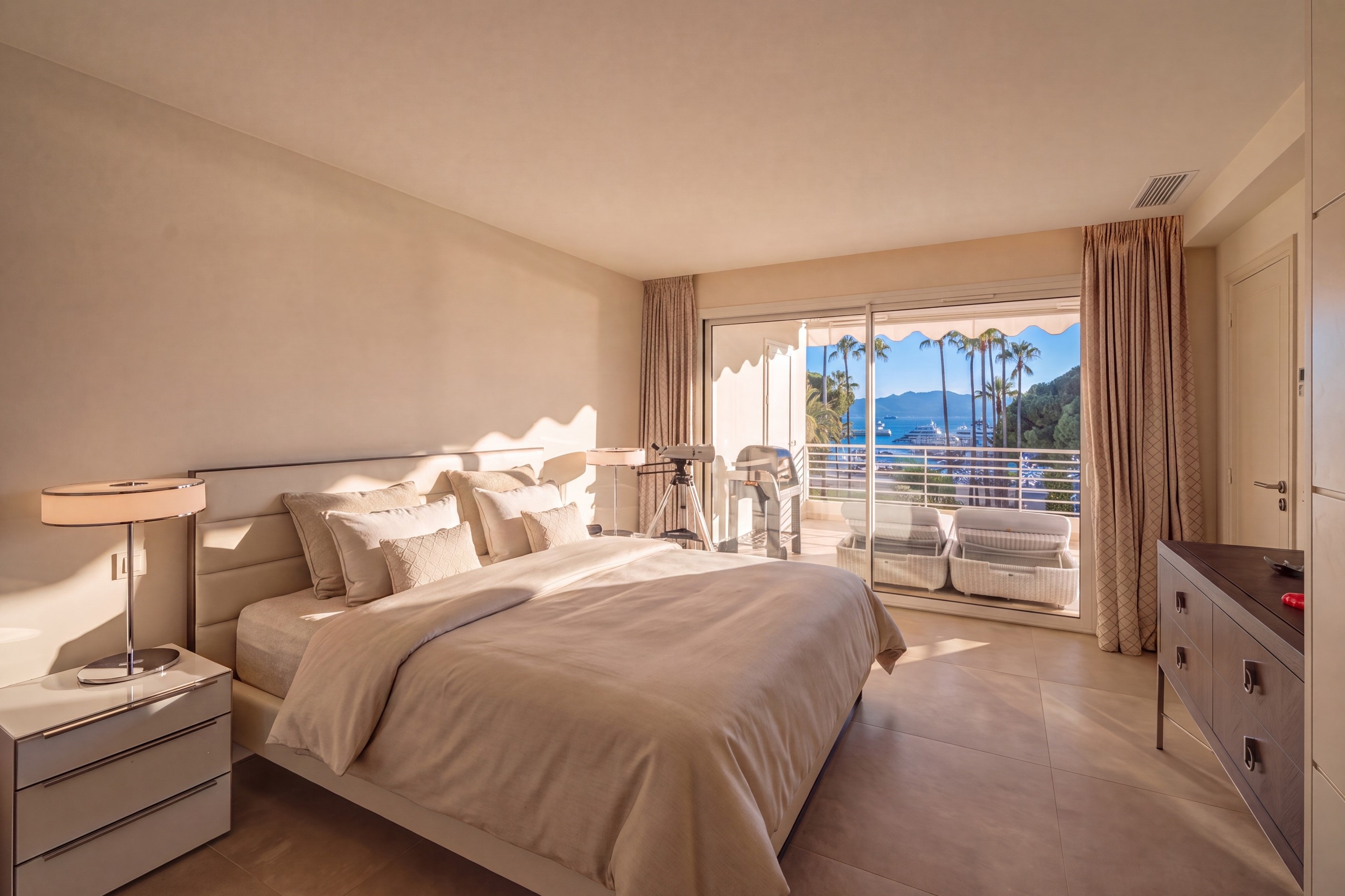  Cannes Croisette, luxury corner apartment for sale, sea views, garage and staff… - 物件實景