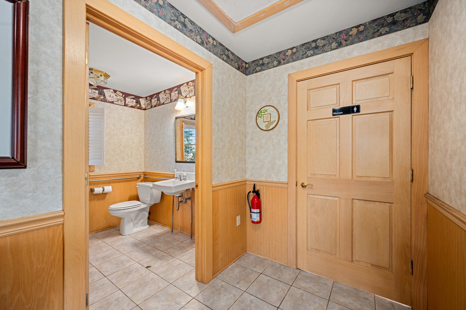 Sycamore, Illinois, 60178, United States, 4 Bedrooms Bedrooms, ,5 BathroomsBathrooms,Residential,For Sale,2001773