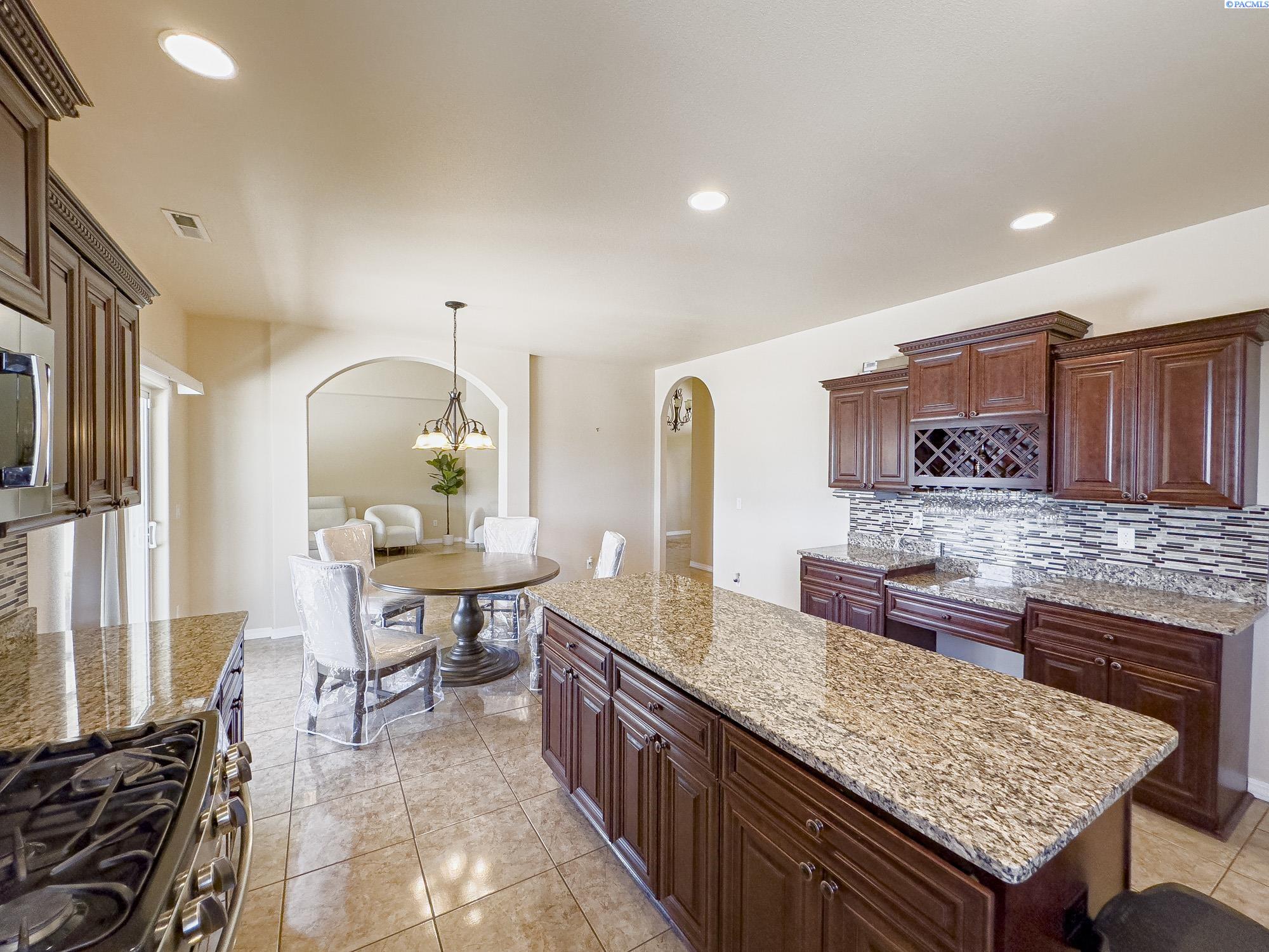 Pasco, Washington, 99301, United States, 4 Bedrooms Bedrooms, ,2 BathroomsBathrooms,Residential,For Sale,1826907