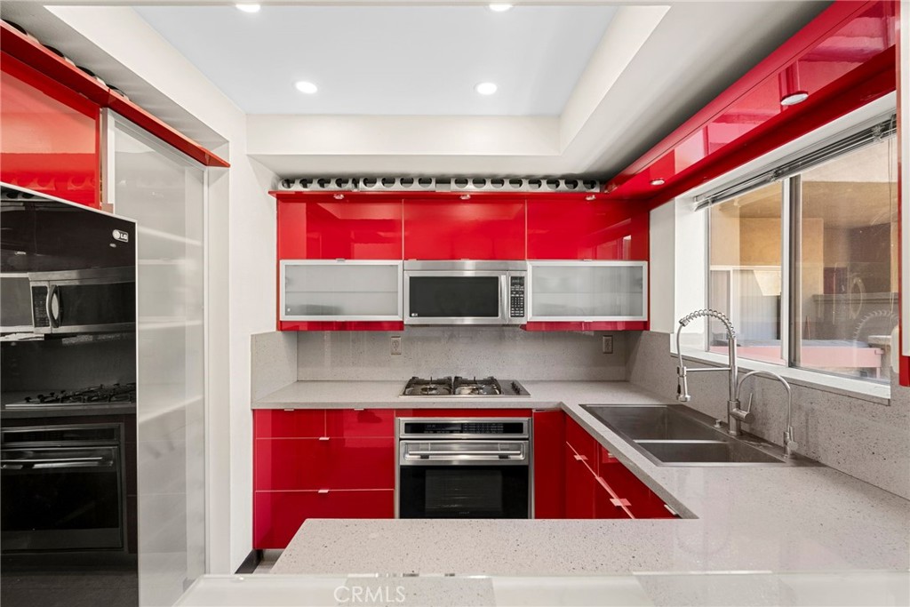 Sherman Oaks, California, 91423, United States, 2 Bedrooms Bedrooms, ,2 BathroomsBathrooms,Residential,For Sale,1708509