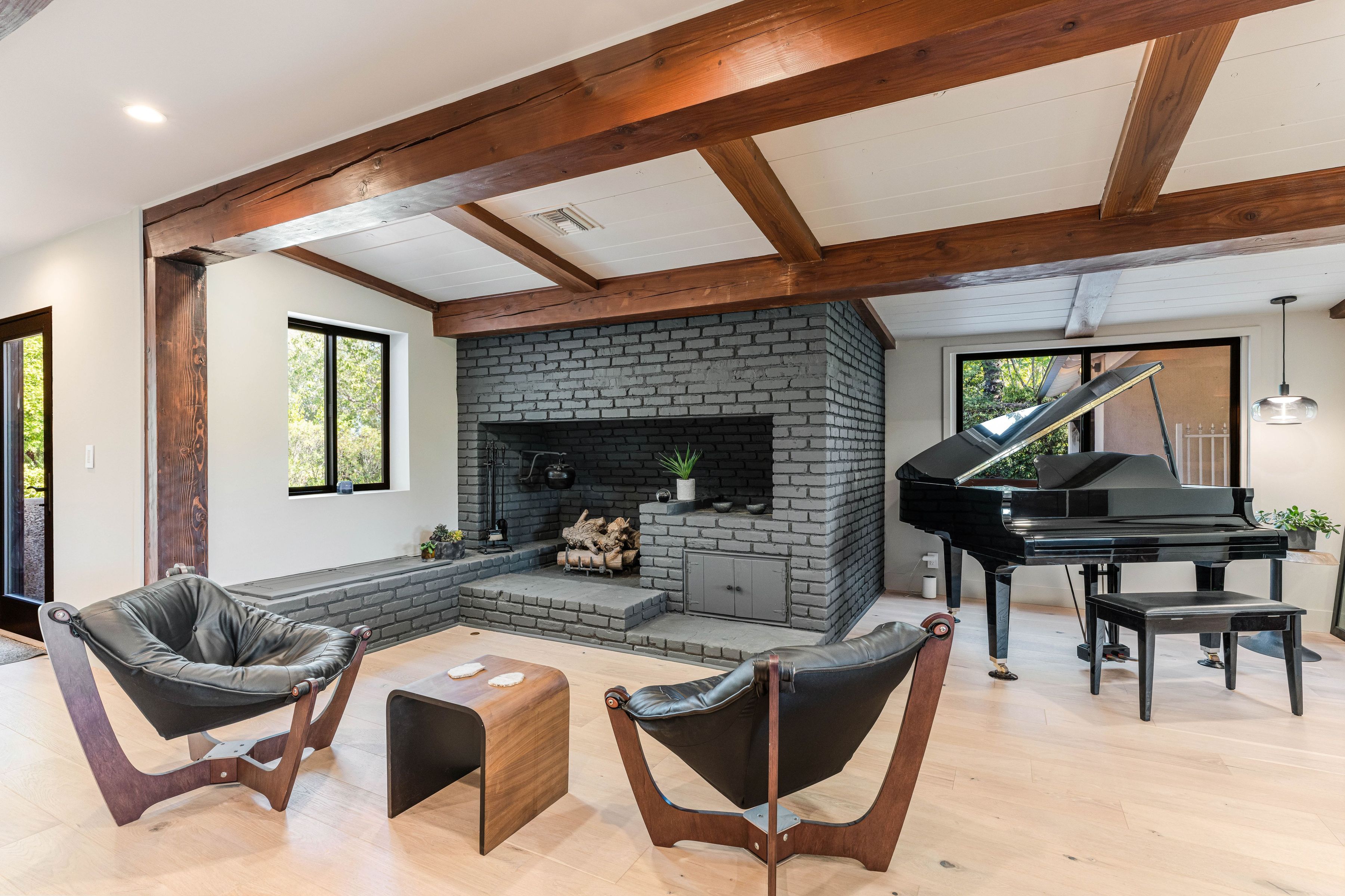  5950 Winnetka Avenue - 物件實景